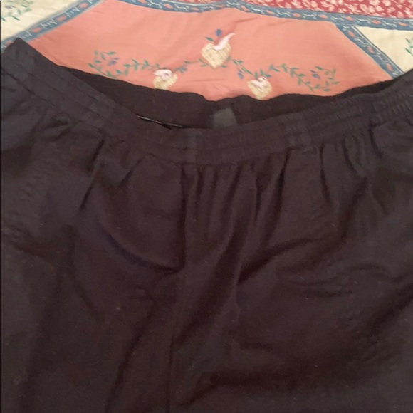 Capris - Picture 4 of 5